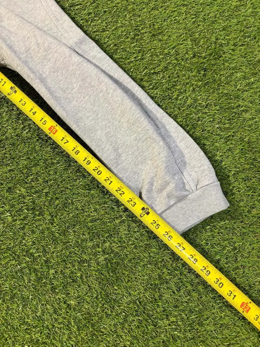 Nike Men's Club Fleece Tapered Jogger Sweatpants Heather Grey